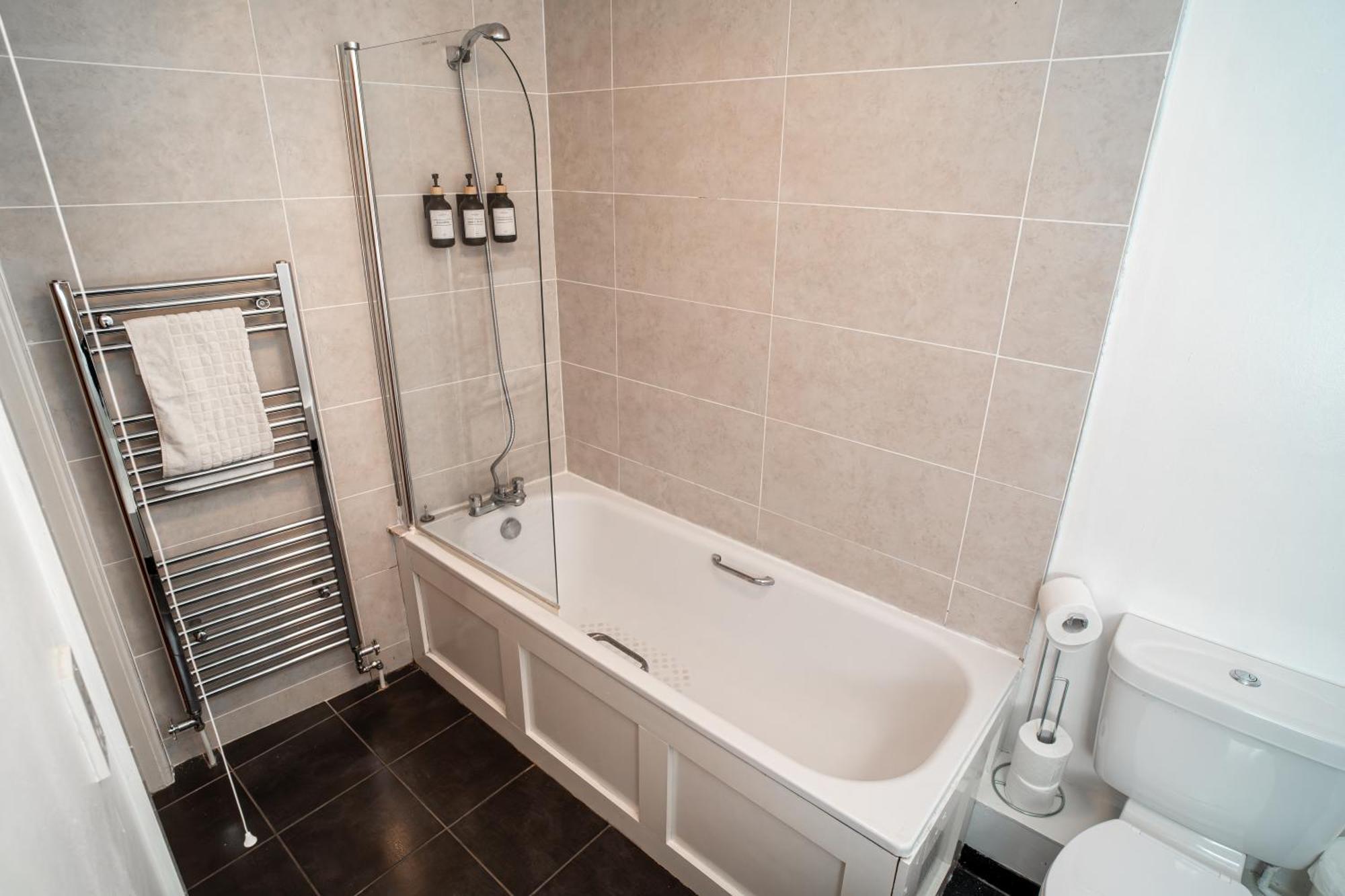 3 Bedroom In Centre Apartment Belfast